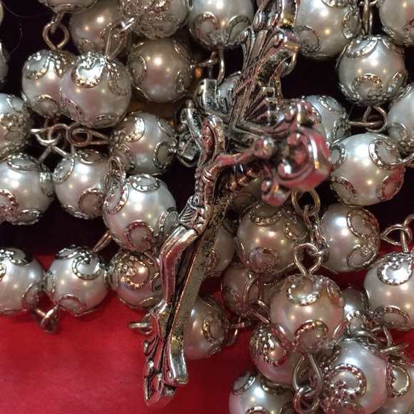 NWOT Double Capped Pearl Bead Rosary - Picture 4 of 8